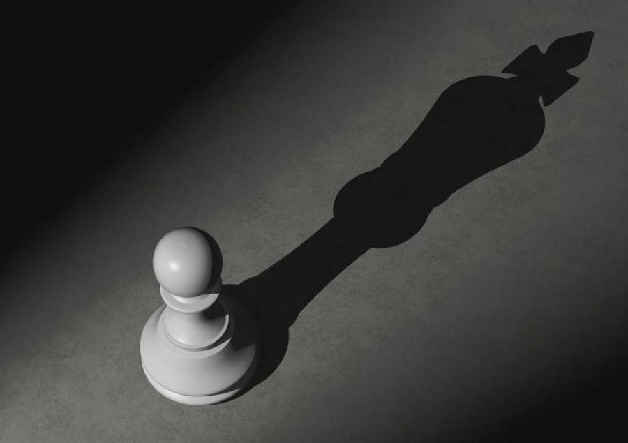 Pawn with shadow of the king