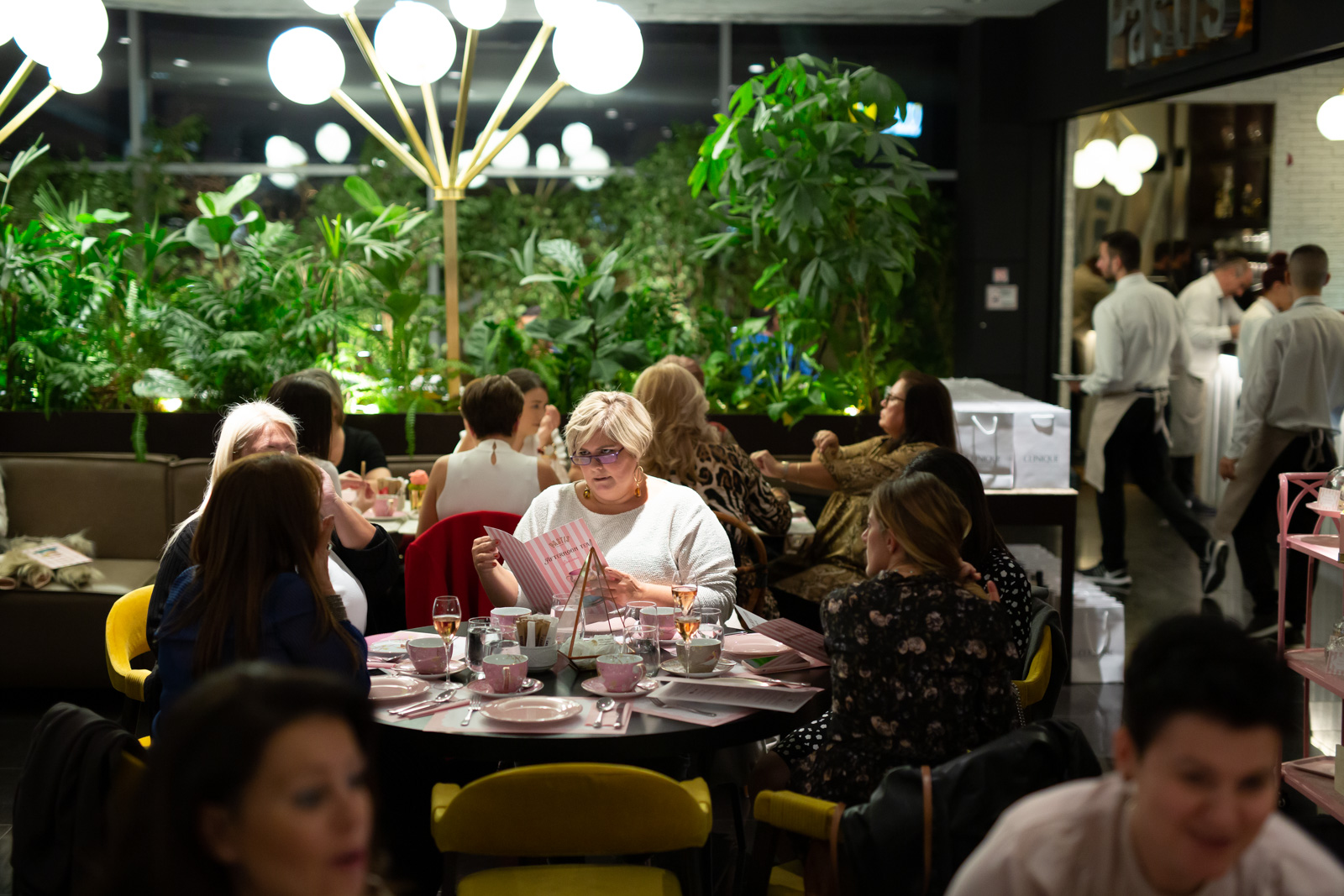 Το event για την επιστροφή του ροζ afternoon tea στο Pastis του Golden Hall.